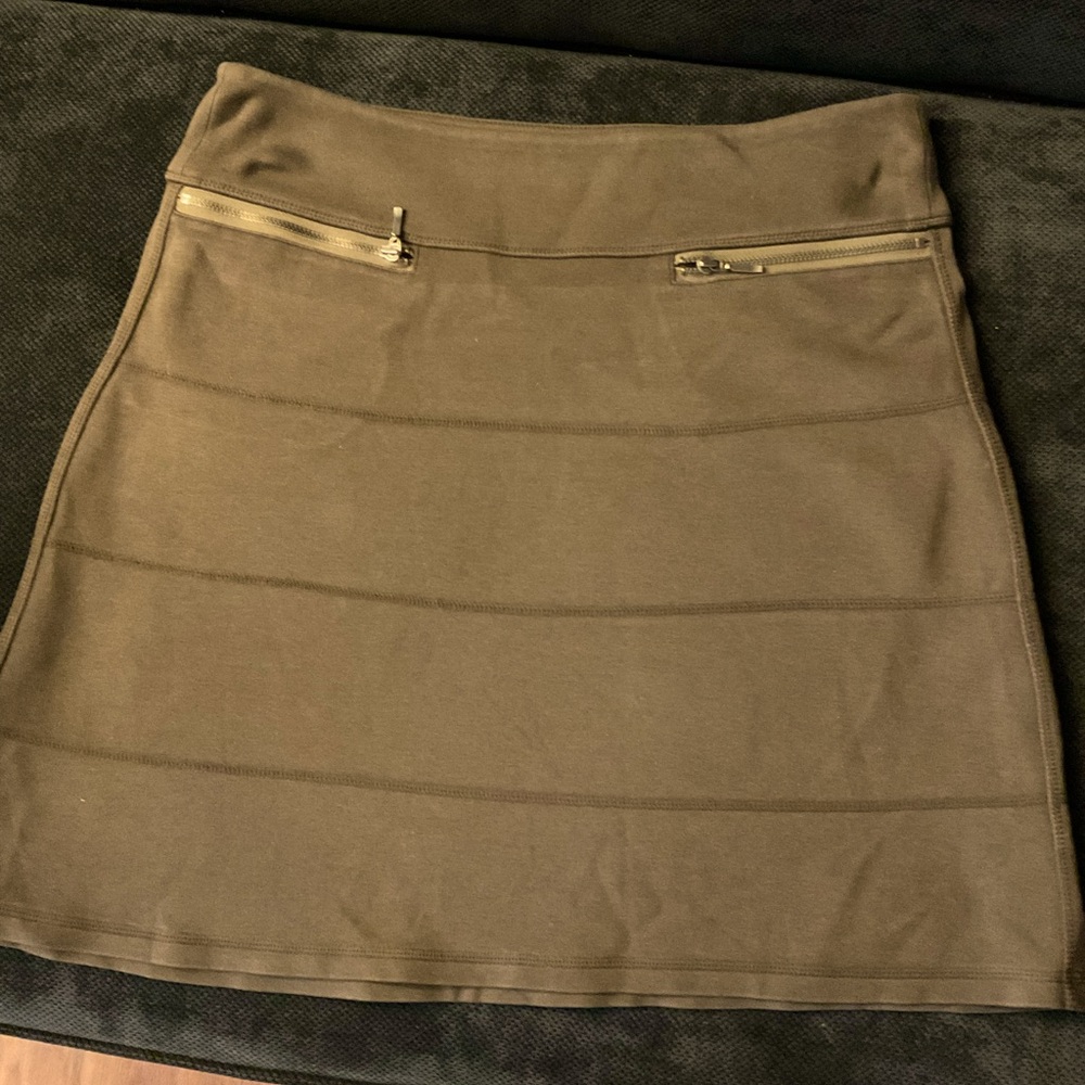 Women’s Athleta Sports skirt